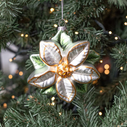 Ornament – Magnolia